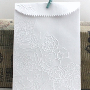 20 Flower Embossed Paper Gift Bags Choice of Size/Style, Nana’s Garden