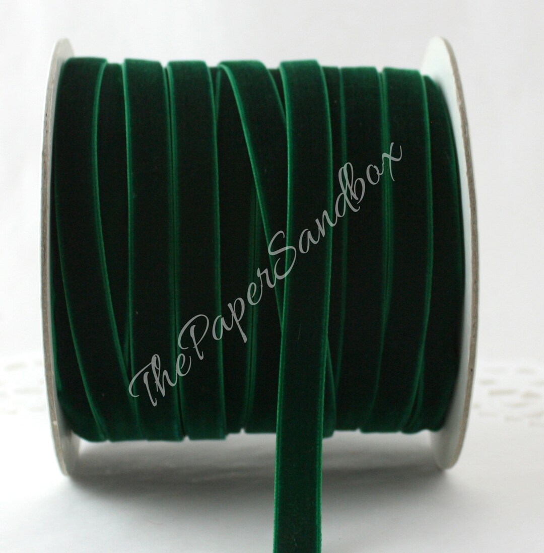 1.5 x 10 Yard Dark Green Unwired Velvet Ribbon