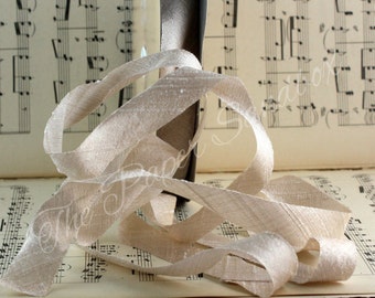 Light Cream Silk Ribbon, Candlelight Silk Ribbon 3/4” wide BY THE YARD. Dupioni Silk, Bouquet Ribbon