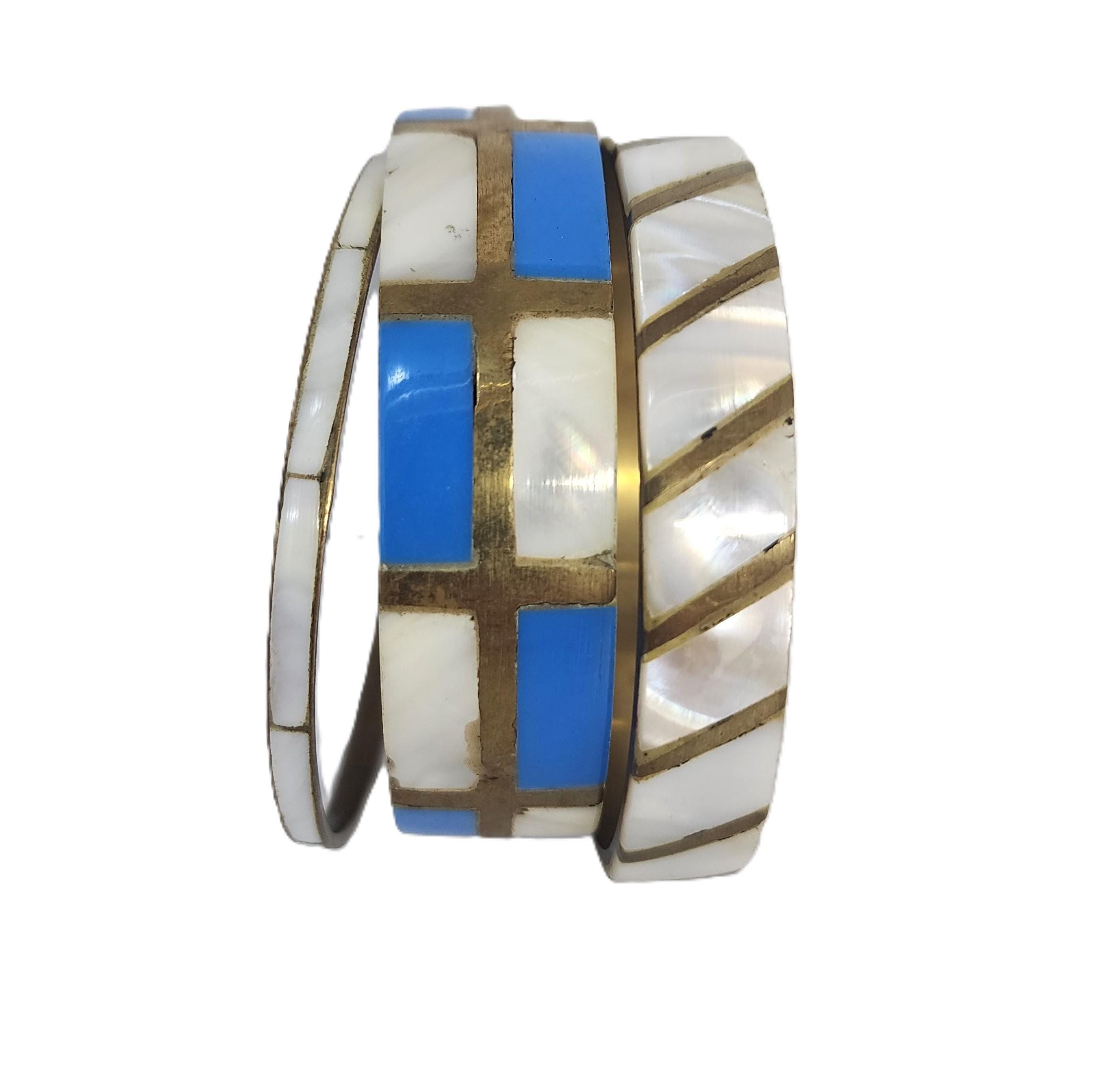 Vintage 3 incrustés de nacre blanche et bleu émaillé laiton bracelets joncs non signés épais unisexe Boho Hippie Style mode bijoux fantaisie