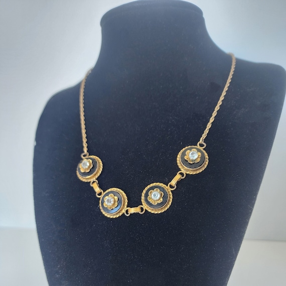Vintage Gold Tone Floral Necklace with Round Laye… - image 1
