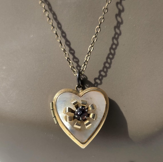 Vintage Mother of Pearl Heart Locket Pendant Necklace
