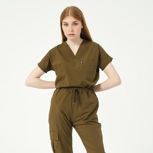 Khaki Cargo Pocket Jogger Scrub Set for Women, Flexible Medical Uniform, Nurse & Doctor Uniform, Comfortable Nursing Scrubs