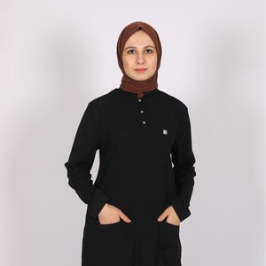 Black Muslim Scrubs Set – 4 Way Stretch Hijab Nurse, Dentist, Veterinarian Uniform