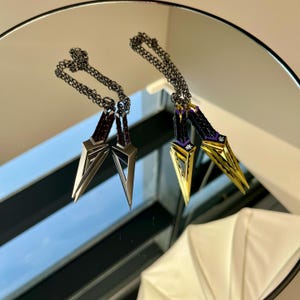 Valorant Kuronami No Yaiba Keychain, Valorant Knife, Valorant Keychain, Metal Weapons Model, Game Peripheral, Weapons Replica, Desk Toy Gift