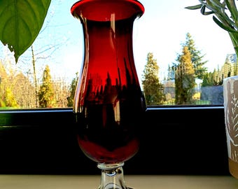 Retro Burgundy Vase from the Tarnowiec Glassworks