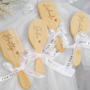 Bridesmaid Name wood Comb,Custom Wedding Party Gift,Bridesmaid Hair Comb,Carving Commemorative Combs,Bridesmaid Proposal Gifts,Anniversary