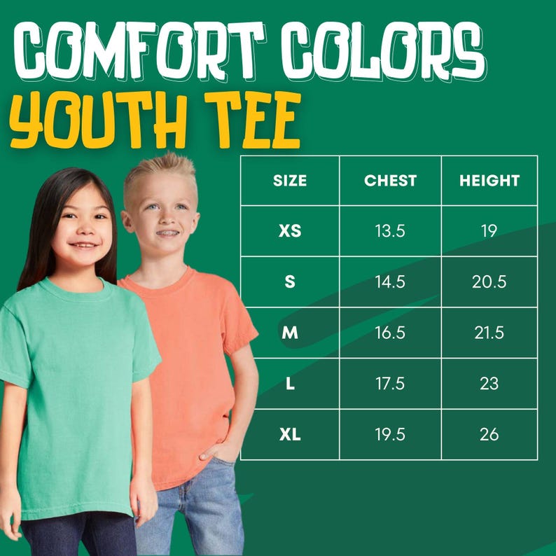 Puede incluir: Dos ni&ntilde;os con camisetas Comfort Colors Youth. Una tabla de tallas muestra medidas de pecho en cm: XS (34,3), S (36,8), M (41,9), L (44,5), XL (49,5). Las alturas son: XS (48,3), S (52,1), M (54,6), L (58,4), XL (66). El texto "COMFORT COLORS YOUTH TEE" est&aacute; en la parte superior.