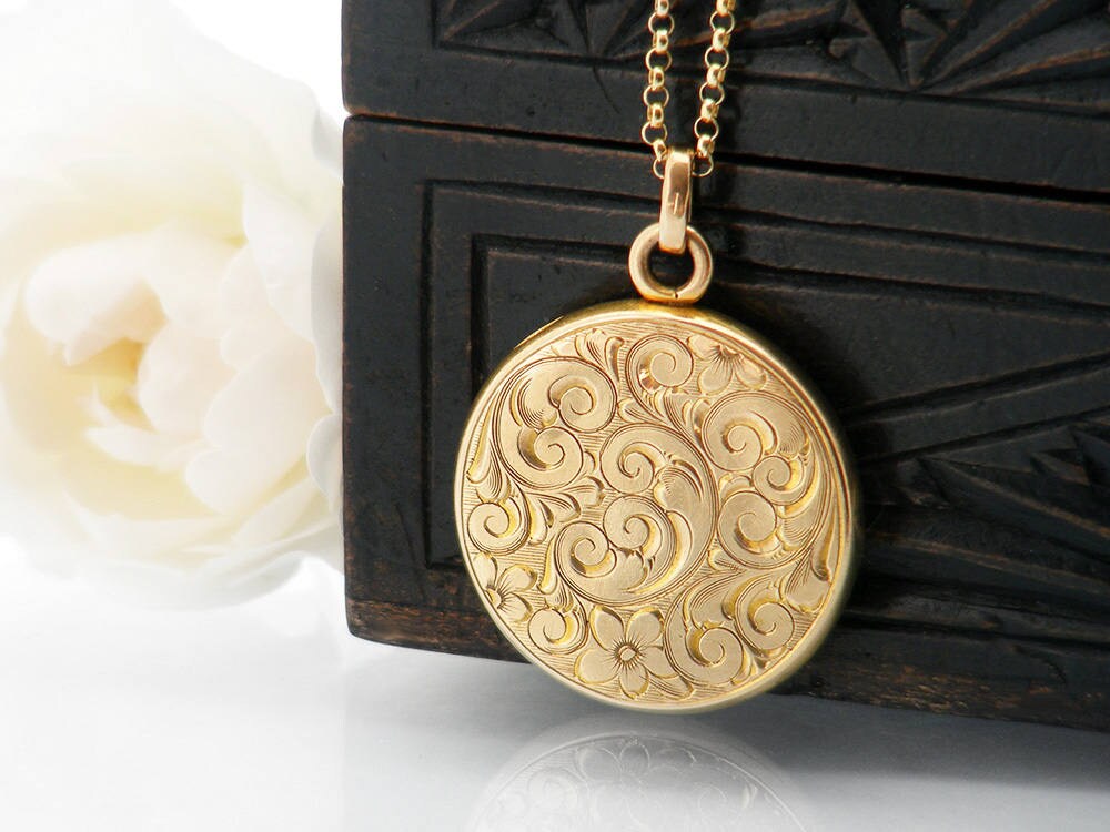 Solid 10ct Gold Edwardian Locket 