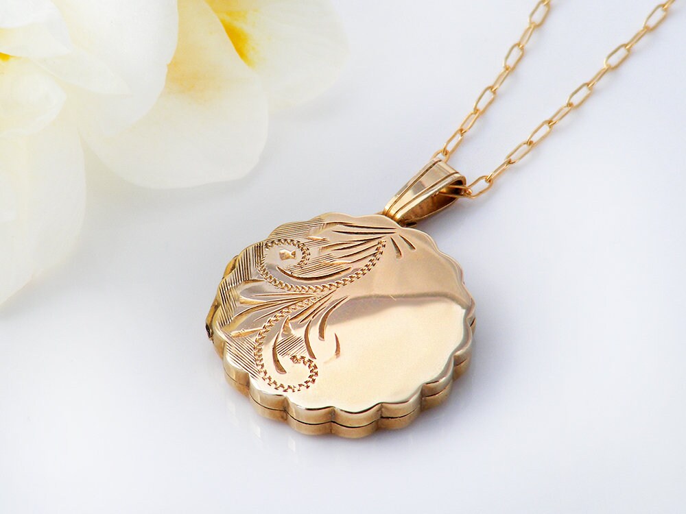 Solid Gold Vintage Locket | 9ct Gold 