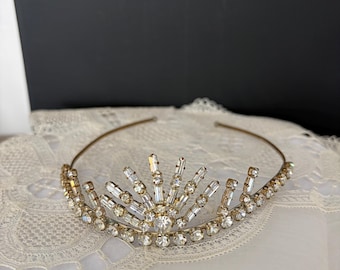 Beautiful 60s bridal tiara with crystals