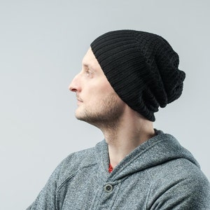 chapeau de bonnet tricoté pour les hommes cachemire mérideux couleur laine noire
