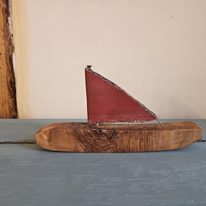 Segelschiff,Holzbrett,Feuerwehrschlauch,Landkarten,maritime Deko,Unikat,Meer,Segeln,Hochzeitsgeschenk,Vatertagsgeschenk,Bürogeschenk