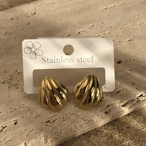 Seashell Stud Earrings, Shell Earrings, Ocean Themed Earrings, Minimalist Jewelry, Summer Jewelry, Gift for Her
