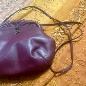 Vintage Etienne Aigner leather shoulder/crossbody purse, burgandy color