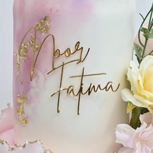 Gepersonaliseerde gouden spiegel acryl cakebedel, modern schrift