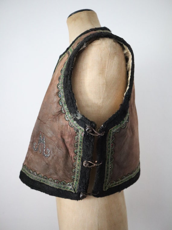 1920s Hungarian sheepskin leather vest waistcoat … - image 7