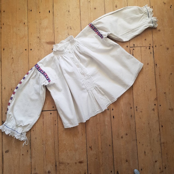 1930s Hungarian Blouse Homespun Linen Embroidered