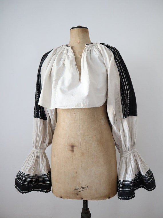 1930s Hungarian Croatian Folk Blouse Black White S