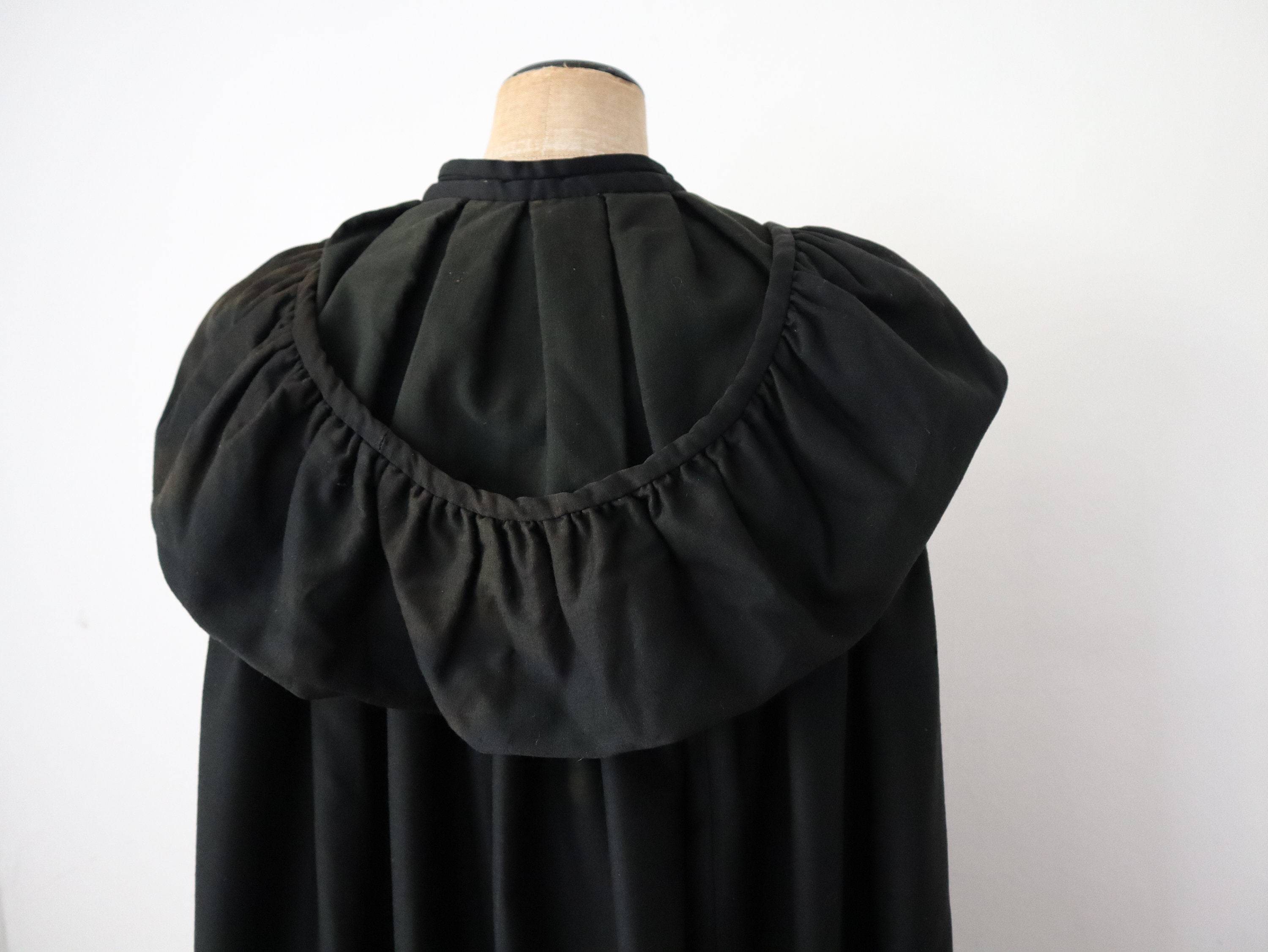 Antique 19th Century French Hooded Cape Provençal Antique 19th Century French Hooded Cape Provençal