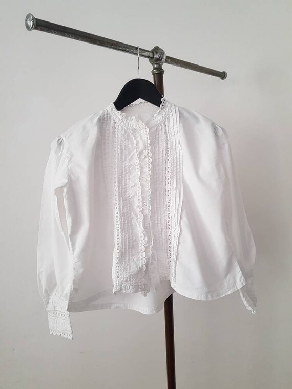 / Franse antieke witte katoenen blouse Kleding Meisjeskleding Tops & T-shirts Blouses Antieke Franse Edwardiaanse katoenen blouse 