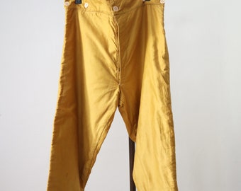 Antyczny francuski kostium teatralny Żółte spodnie Spodnie Niebieskie zielone wykończenia Jedwabne srebrne metalowe nici Guziki w kształcie kości
