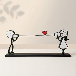Tabletop Display Can Telephone Couple with Heart – 3D Printed Gift for Partners
