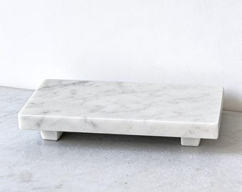 Carrara White & Beige Travertine Marble Riser Tray with Pedestal