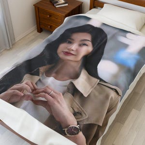 K-Drama Inspired Plush Blanket – Soft Velveteen Throw for Korean Series Fans, Cozy Gift for Asian Drama Lovers, Stylish Home Accent