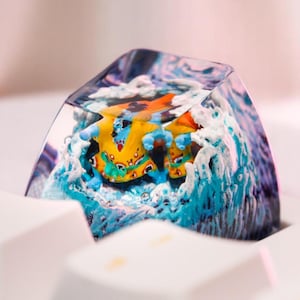 Artisan Resin Keycap – Handmade SA Profile Keycap for Cherry MX Mechanical Keyboards, Custom 3D Design, Unique Gift for Gamers, Jinbe Fans