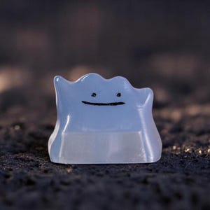 Cute Crystal Blob Artisan Keycap, Cute Game Fans Keycaps Artisan Keycap for Mechanical Keyboard Cherry MX Keycap Cute Gift for Her Birthday