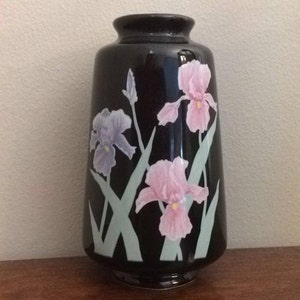 Vintage UCCC Taiwan Oriental Black Vase Irises Pink Purple