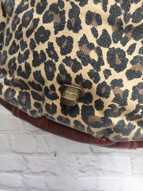 Leopard print shoulder strap purse - image 5