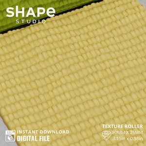 Puede incluir: Primer plano de un rodillo de textura amarillo con un patrón de mazorca de maíz. El rodillo mide 80 mm de largo y 25 mm de ancho. Las palabras "SHAPE STUDIO" están en la parte superior. Las palabras "DESCARGA INSTANTÁNEA ARCHIVO DIGITAL" están en la parte inferior.
