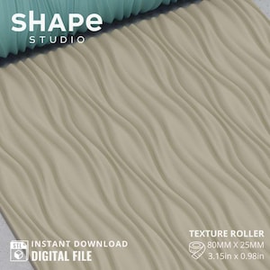 Puede incluir: Un rodillo de textura beige con un patrón ondulado. El rodillo mide 80 mm por 25 mm y está etiquetado como "TEXTURE ROLLER 80MM X 25MM 3.15in x 0.98in".