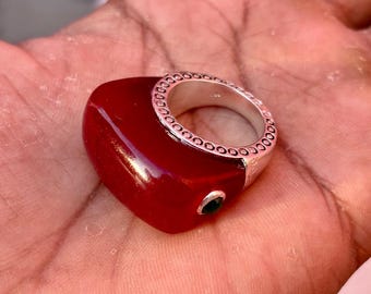 Röd rubinring i sterlingsilver: Unisex bohemiska smycken i statement-stil