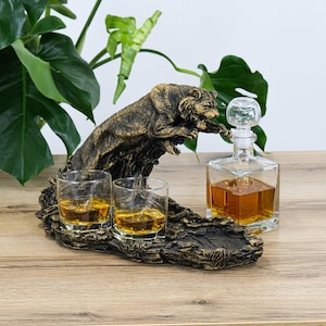 Decanter Tiger in a jump gift set for whiskey / Whiskey decanter / Unique Home Bar Gift / Bourbon Decanter Set / Father’s Day / Gift for Men