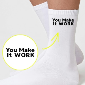 YOU MAKE it WORK - Wertschätzende Statement Socken als Weihnachtsgeschenk für Mitarbeiter inkl. hochwertiger Box, Personalisierung möglich