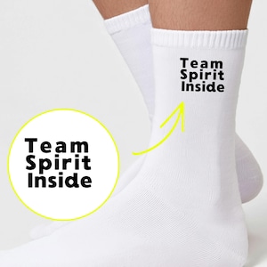 TEAM SPIRIT INSIDE - Wertschätzende Statement Socken als Weihnachtsgeschenk für Mitarbeiter inkl. hochwertiger Box, Personalisierung möglich