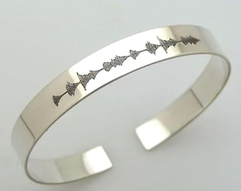 Personalized Sound Wave Bracelet Custom Silver Bangle Cuff Anniversary Gift Voice Engraved Bangle Soundwave Cuff Fathers Day Gift