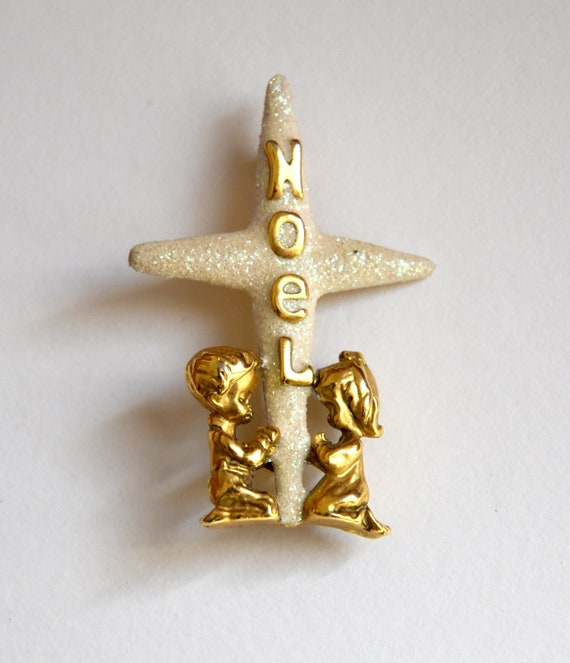 Vintage Danecraft Christmas Pin - image 1