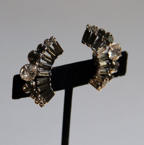 Vintage Hattie Carnegie Rhinestone Ear Cuffs - image 5