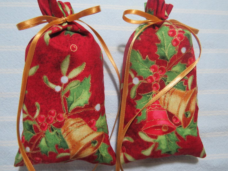 Christmas 5X2 Sachets-/'Holiday Memories/' Fragrance-Christmas Metallic BellsHolly Sachet-Cotton Botanical Sachet-Cindy/'s Loft-233