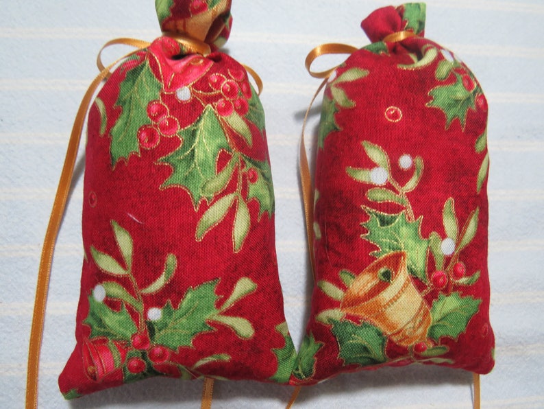 Christmas 5X2 Sachets-/'Holiday Memories/' Fragrance-Christmas Metallic BellsHolly Sachet-Cotton Botanical Sachet-Cindy/'s Loft-233