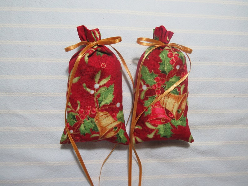 Christmas 5X2 Sachets-/'Holiday Memories/' Fragrance-Christmas Metallic BellsHolly Sachet-Cotton Botanical Sachet-Cindy/'s Loft-233