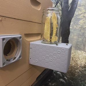 4 Pack Bee Hive Comb Collector