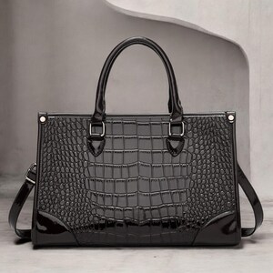 Bolso de lujo de piel de cocodrilo negra: elegante bolso tote de piel sintética o bolso de hombro de diseño para el trabajo y la oficina.