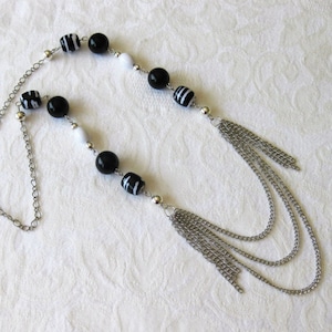 Long collier noir multi rangs pour femme, collier de perles noir avec plusieurs rangs, bijoux faits main pour femme image 1