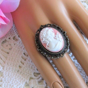 Cameo Rings with Victorian Lady Cameos in Antique Gold Settings, Cameo Jewelry