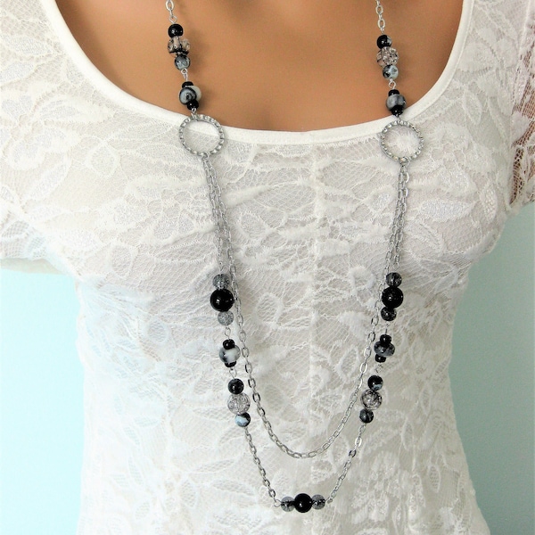 SILVER LONG BLACK PENDANT NECKLACE